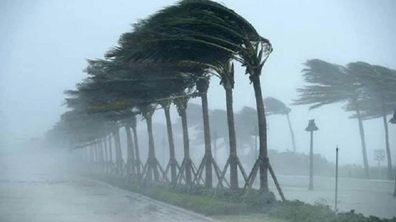 দুপুর একটার মধ্যে যেসব অঞ্চলে ৬০ কিলোমিটার বেগে ঝড়ের শঙ্কা